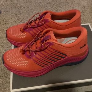 NWT Dansko 39 Penni Mesh, Coral